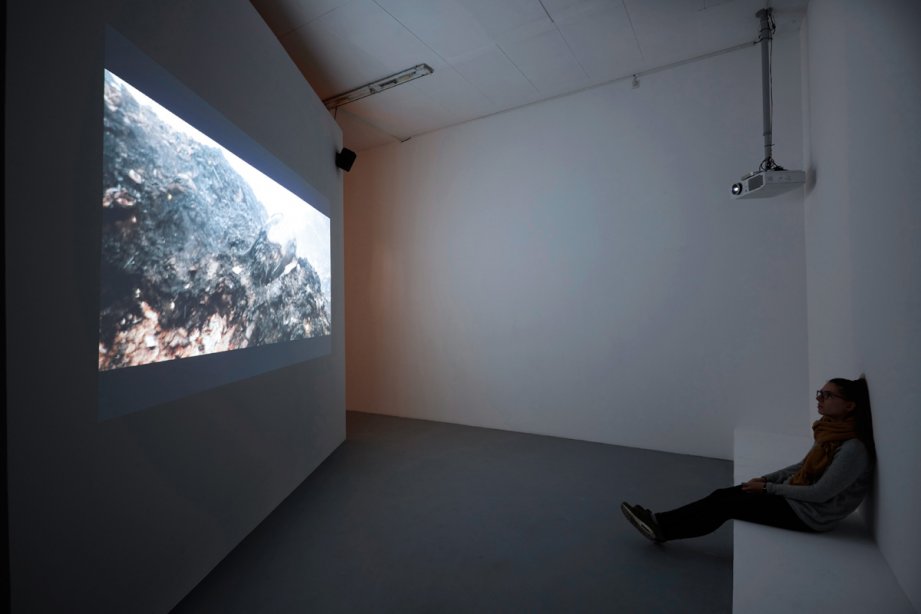 Installation View, Desire Machine Collective, Noise Life, basis 2015, Foto: Günther Dächert