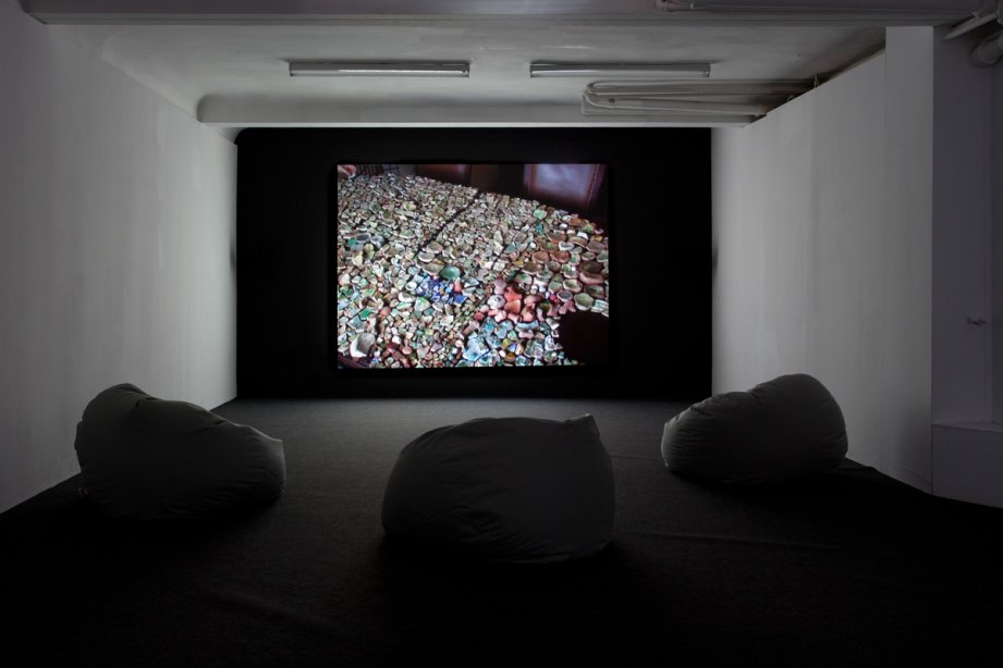 Installation View, Marianna Christofides - But see, even that is only appearance, basis 2015, photo: Günther Dächert