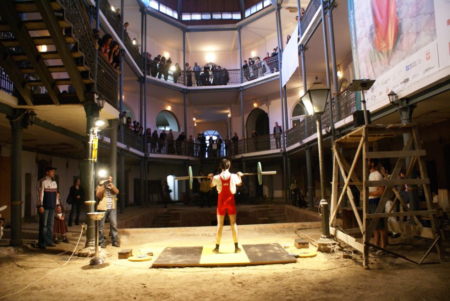 Bouillon Group, Weightlifters, 2009, performance, Artisterium 09, The second Tbilisi contemporary art exhibition, Georgia, photo by Robert Mkhitarov