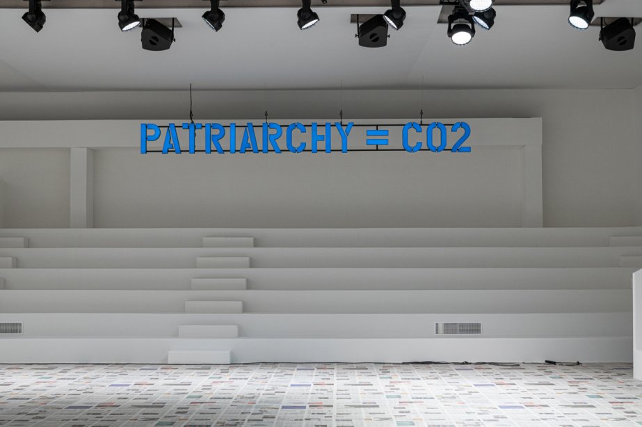 Claire Fontaine, Patriarchy = CO2, 2020, photo_Daniel Salemi, copyright the artist, Courtesy of Studio Claire Fontaine,Palermo