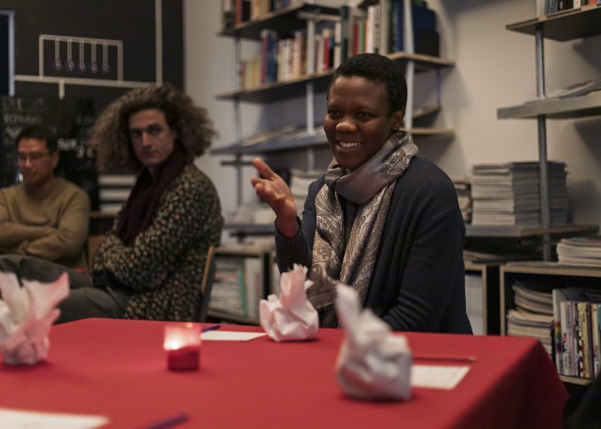 Workshop "SOMETHINGS SMELL OF" with Sun Kim, Larry Bonćhaka, basis reading room, Photo: Ivan Murzin, © basis