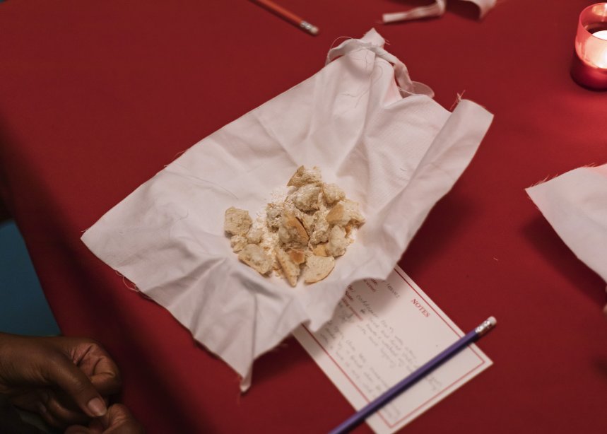 Workshop "SOMETHINGS SMELL OF" von Sun Kim, Larry Bonćhaka, basis Leseraum, Foto: Ivan Murzin, © basis